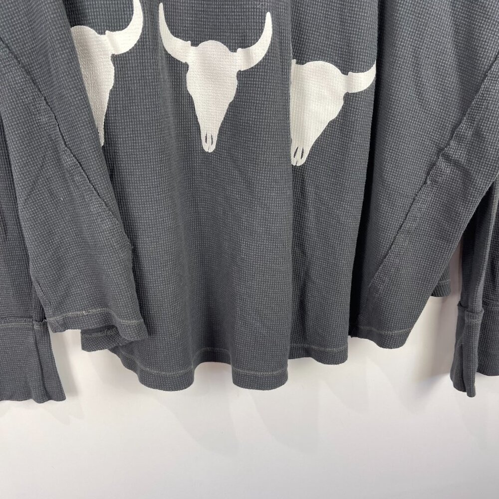 Show Me Your Mumu Long Sleeve Thermal Shirt Waffle Knit Steer Head Size Medium - Picture 7 of 8